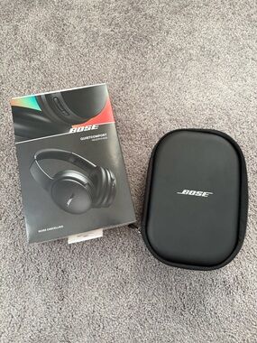 Bose QuietComfort Over-Ear Headphones in Black